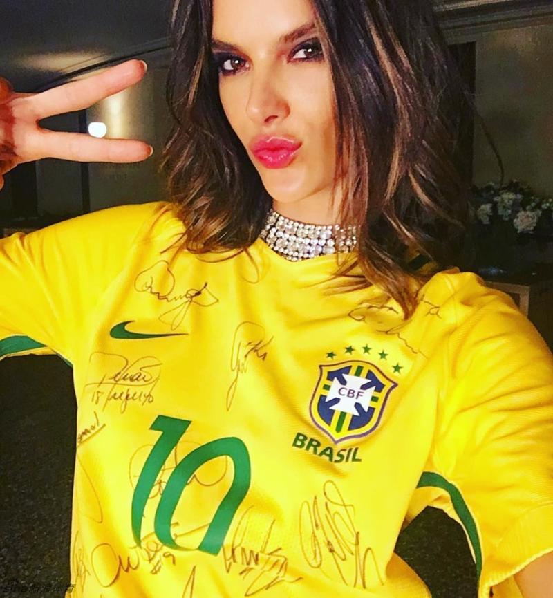 巴西足球女神写真